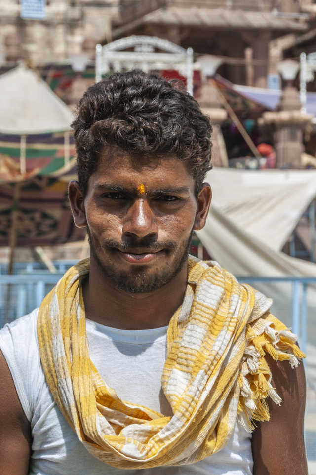 63 - India - Osian - hombre
